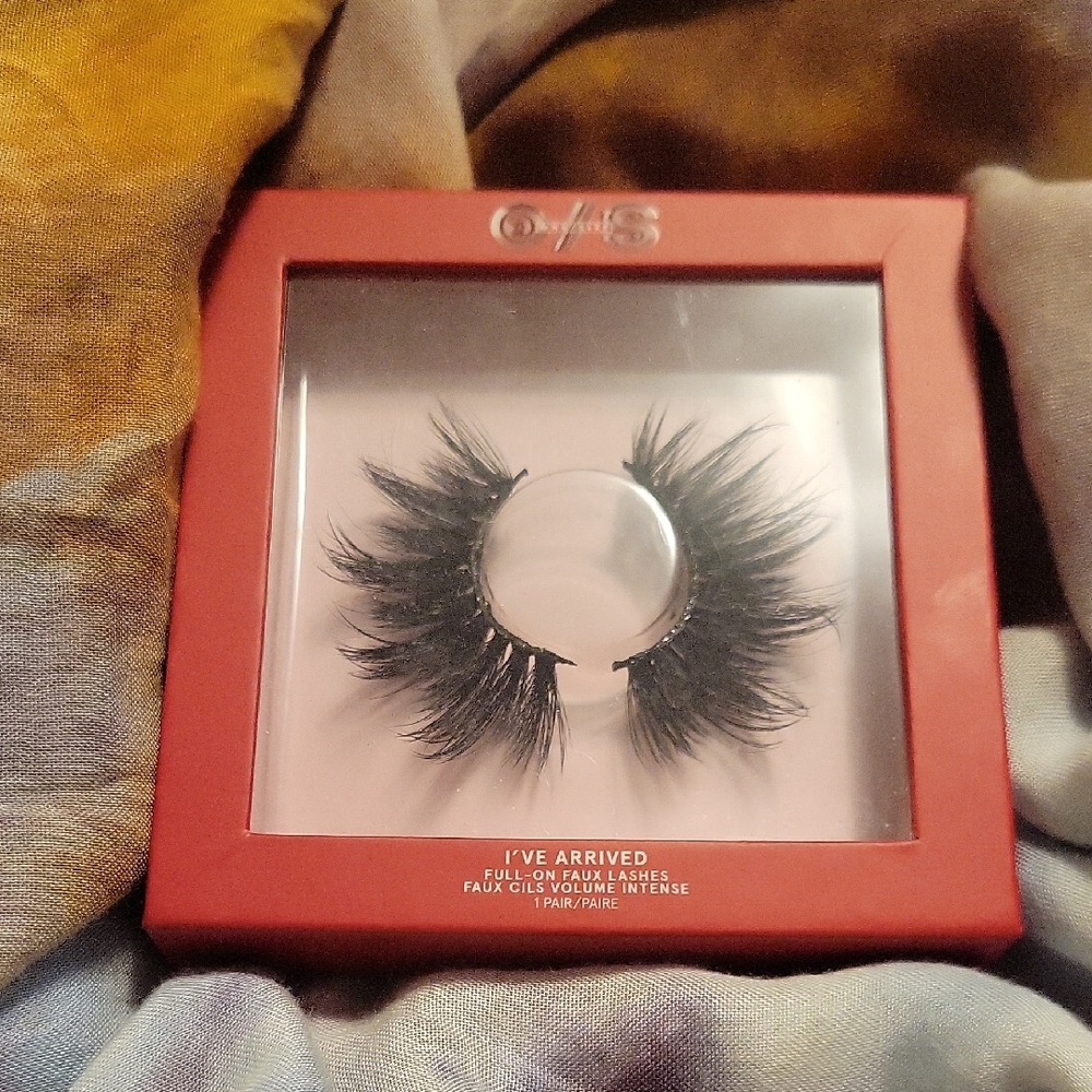 'I've Arrived' Full-On Faux Lashes - Black